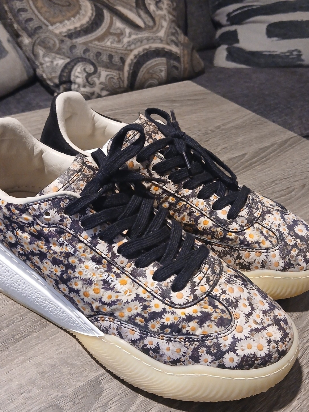Stella McCartney Runner Loop “Ditzy Daisies” Platform Sneaker 🌼✨